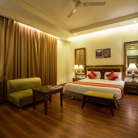 Hotel Picasso Paschim Vihar Delhi - Couple Friendly Local Ids Accepted Екстериор снимка