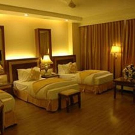Hotel Picasso Paschim Vihar Delhi - Couple Friendly Local Ids Accepted Екстериор снимка