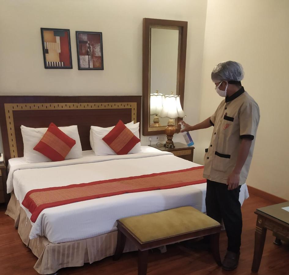 Hotel Picasso Paschim Vihar Delhi - Couple Friendly Local Ids Accepted Екстериор снимка