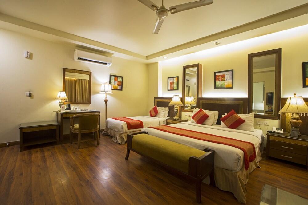 Hotel Picasso Paschim Vihar Delhi - Couple Friendly Local Ids Accepted Екстериор снимка