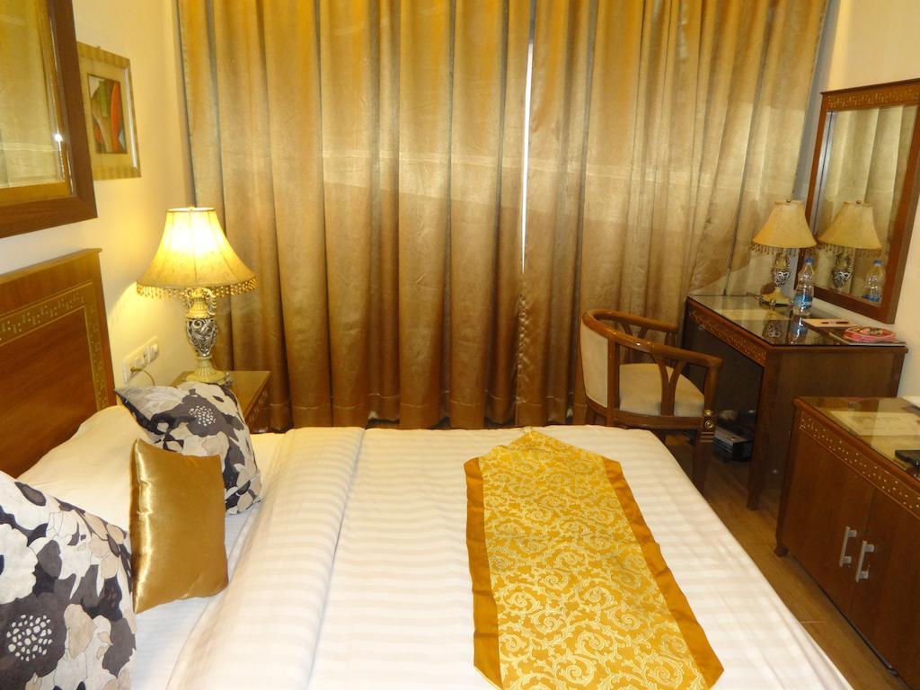 Hotel Picasso Paschim Vihar Delhi - Couple Friendly Local Ids Accepted Стая снимка