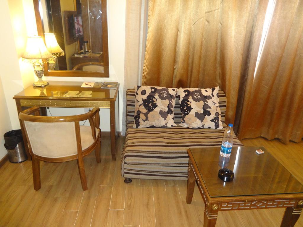 Hotel Picasso Paschim Vihar Delhi - Couple Friendly Local Ids Accepted Стая снимка