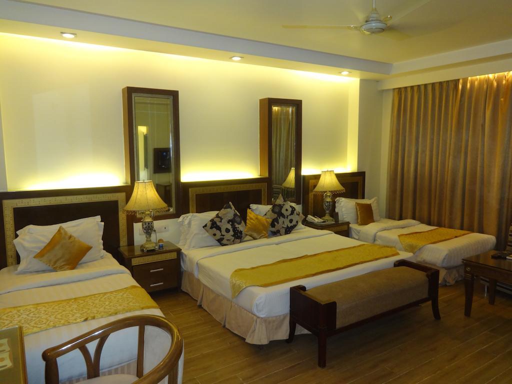Hotel Picasso Paschim Vihar Delhi - Couple Friendly Local Ids Accepted Екстериор снимка