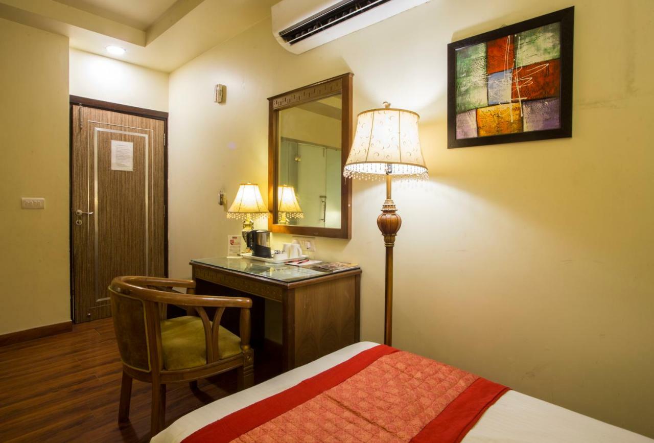 Hotel Picasso Paschim Vihar Delhi - Couple Friendly Local Ids Accepted Екстериор снимка
