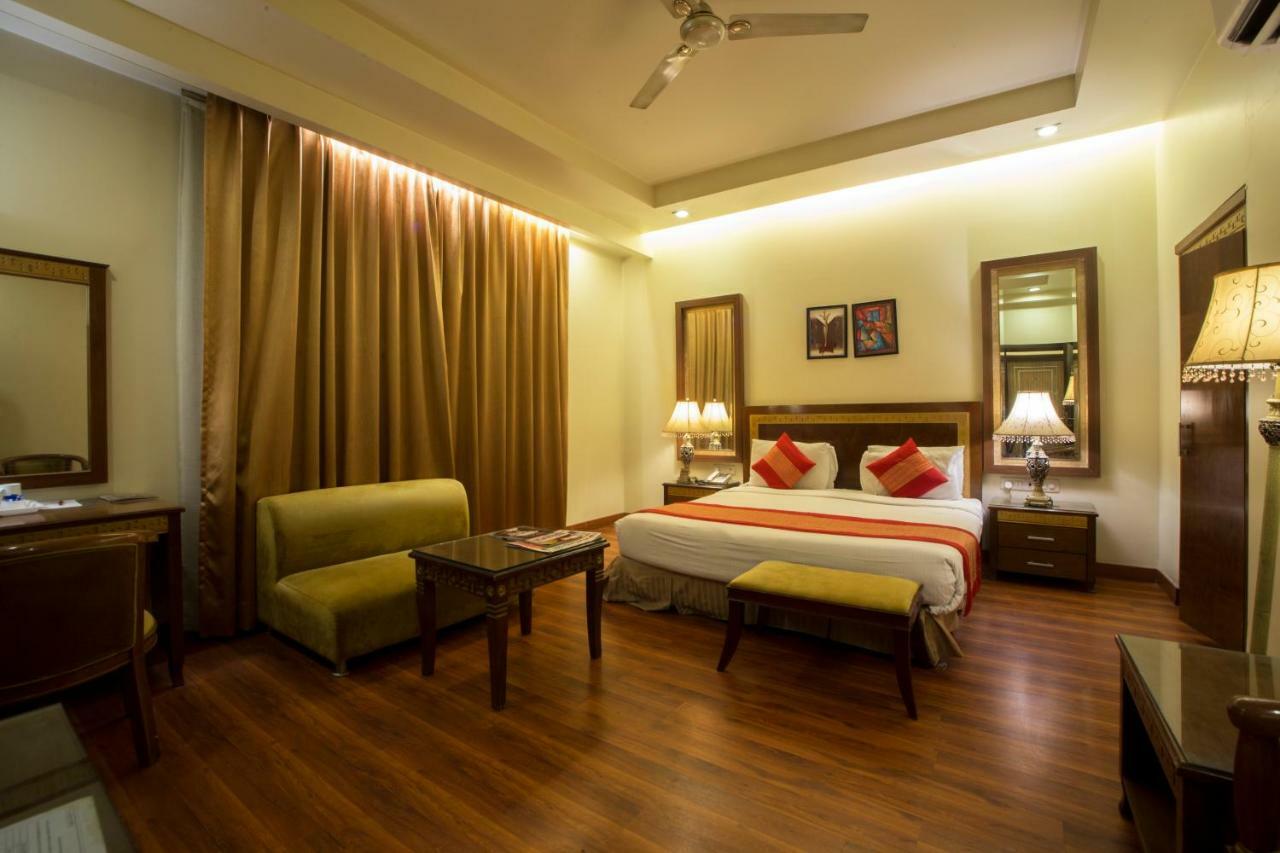 Hotel Picasso Paschim Vihar Delhi - Couple Friendly Local Ids Accepted Екстериор снимка