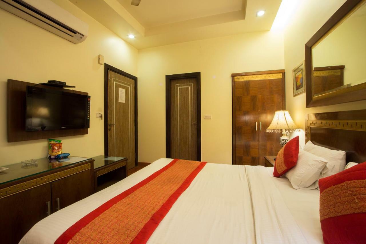Hotel Picasso Paschim Vihar Delhi - Couple Friendly Local Ids Accepted Екстериор снимка
