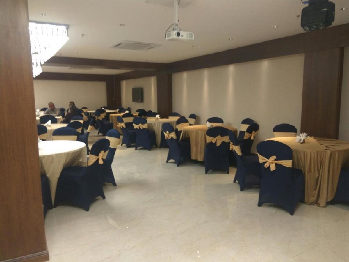 Hotel Picasso Paschim Vihar Delhi - Couple Friendly Local Ids Accepted Екстериор снимка