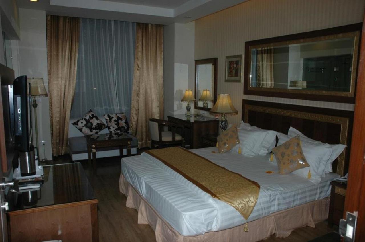 Hotel Picasso Paschim Vihar Delhi - Couple Friendly Local Ids Accepted Екстериор снимка