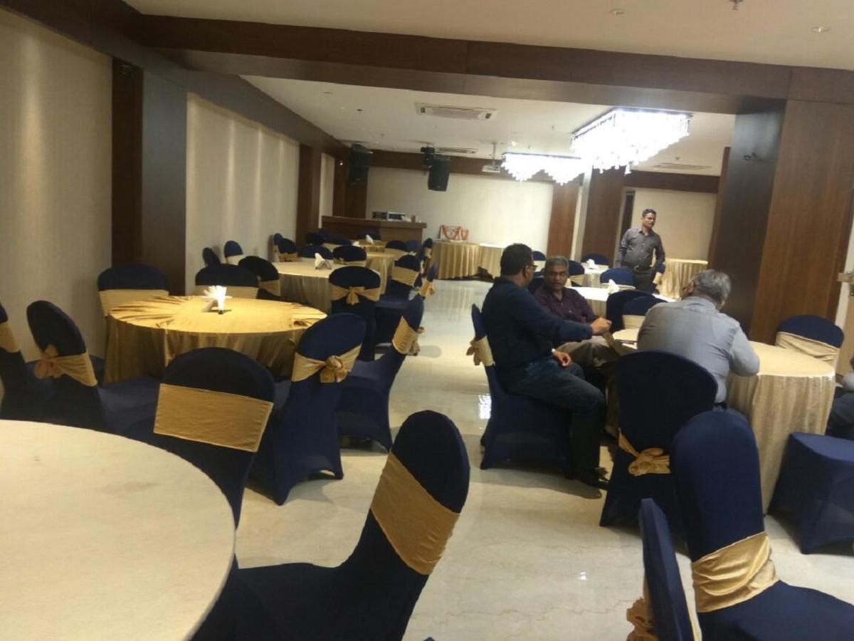 Hotel Picasso Paschim Vihar Delhi - Couple Friendly Local Ids Accepted Екстериор снимка
